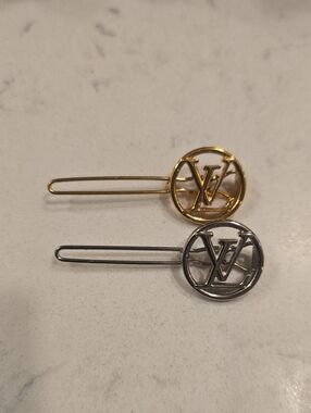LOUIS VUITTON hair Clips Gold And Silver Pack